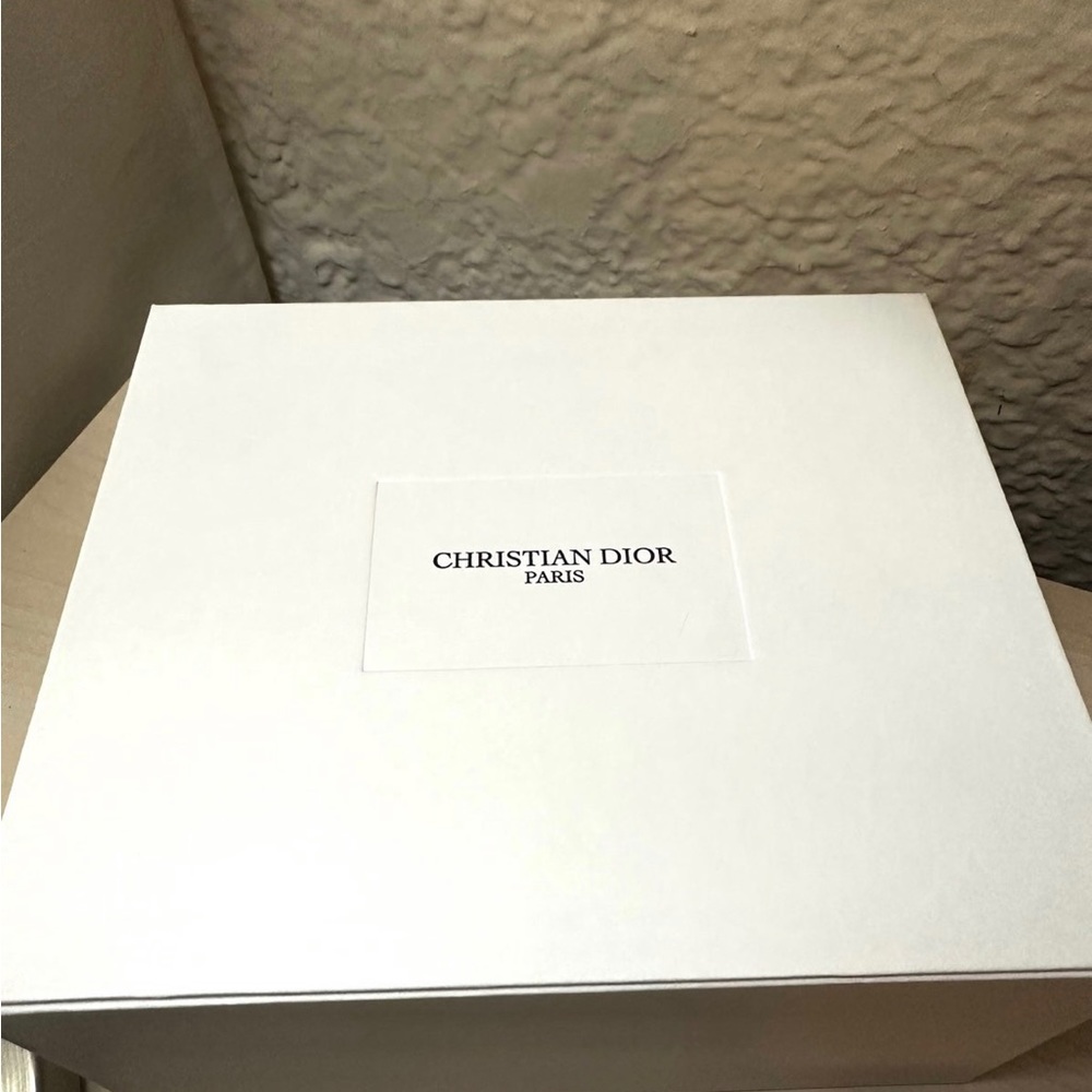 Christian Dior white empty box w tissue